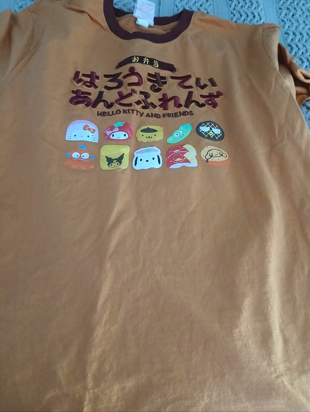 PREOWNED ADULT SANRIO HELLO KITTY BRAND SHORT SLEEVE TEE SZ LARGE